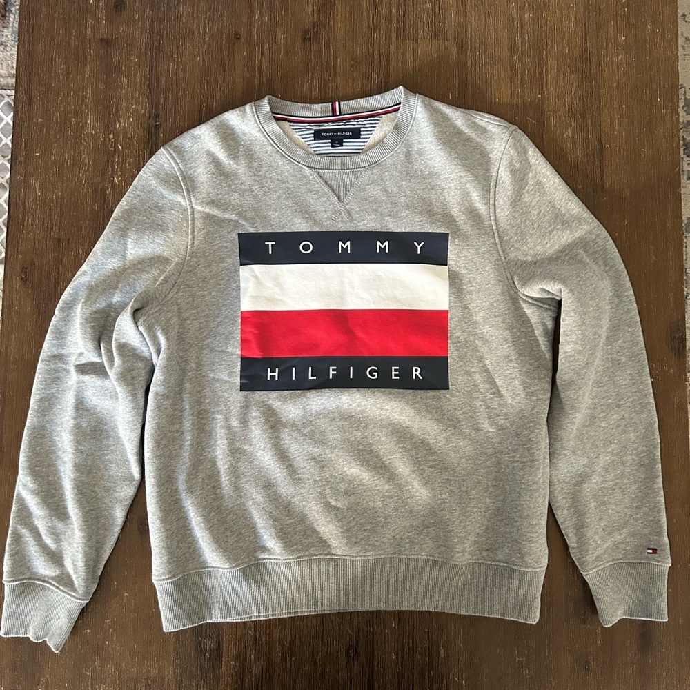 Tommy Hilfiger crewneck sweater with large logo